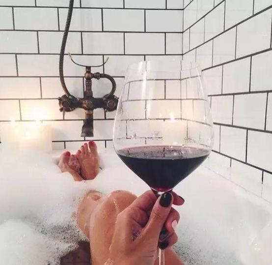 谁没有喝酒喝到哭,关于喝酒,谁还没个第一次呢